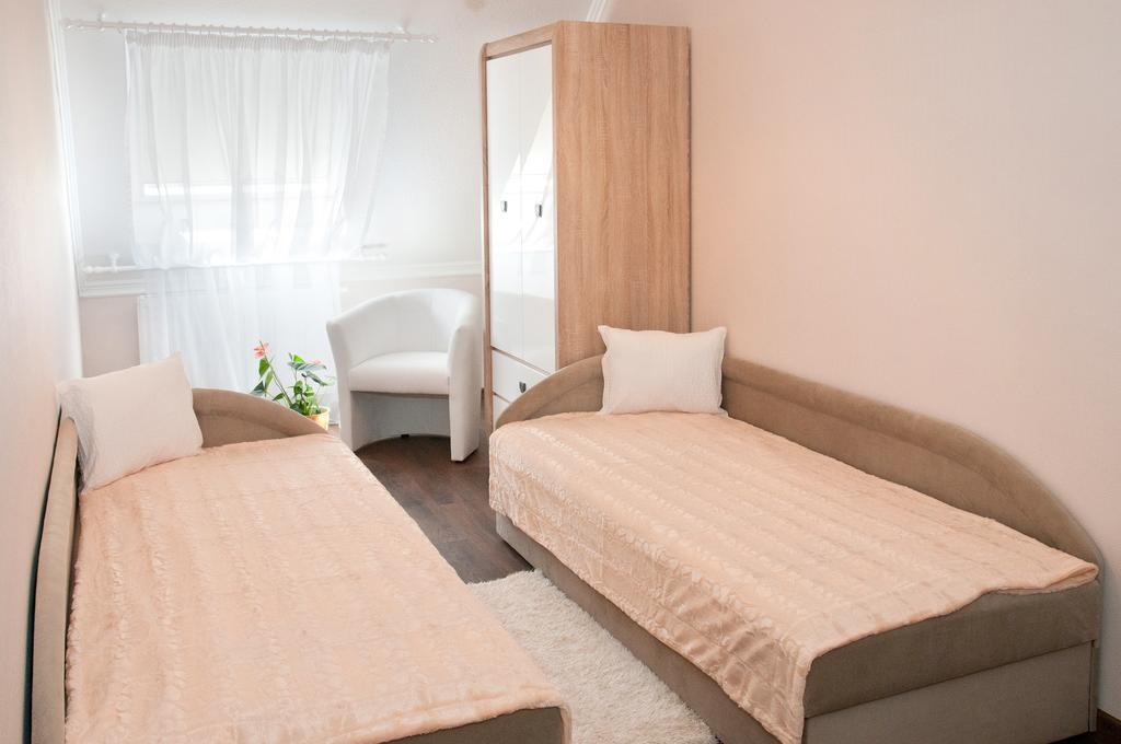 Ametiszt Apartman Heviz Bagian luar foto