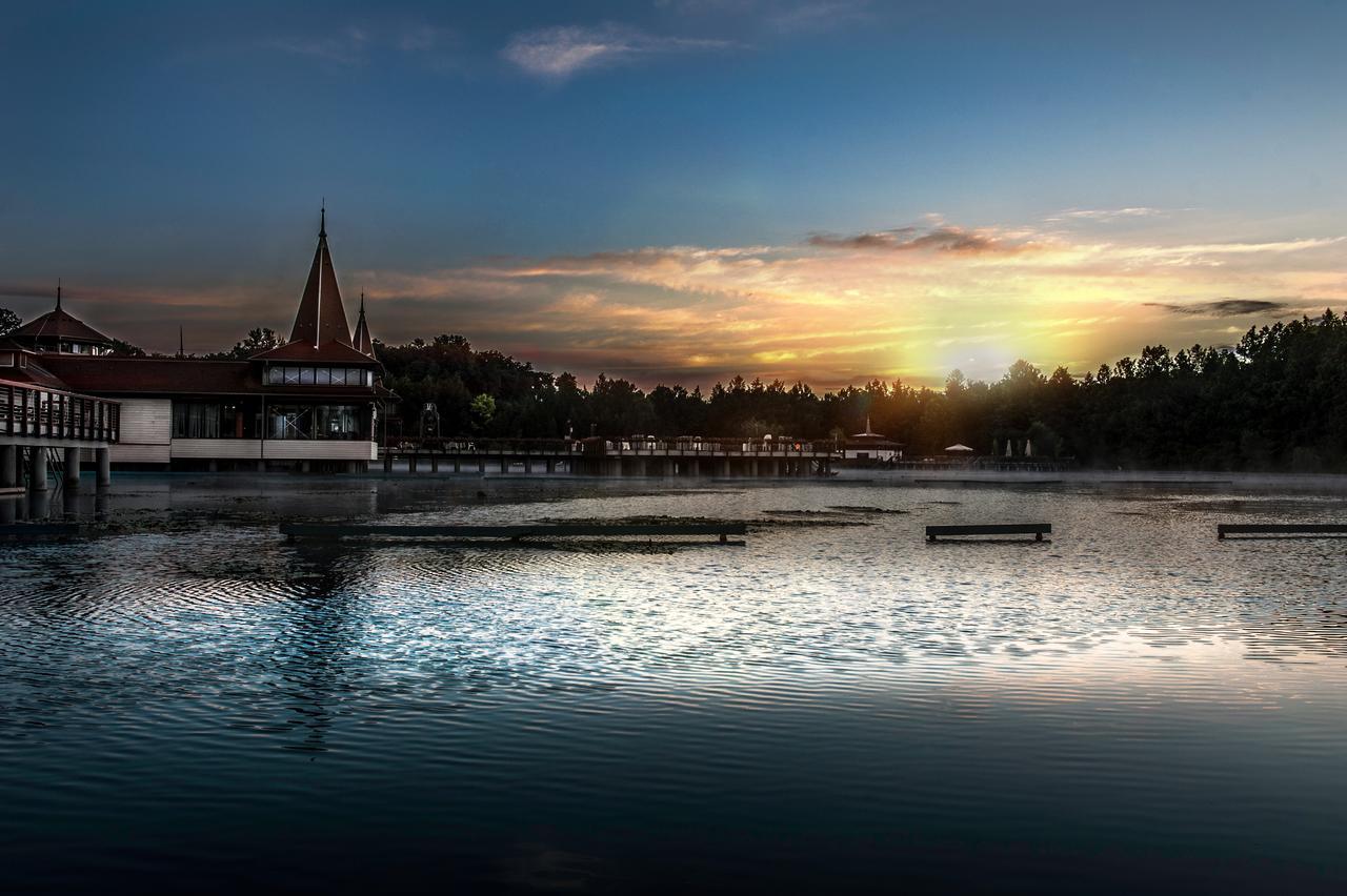 Ametiszt Apartman Heviz Bagian luar foto